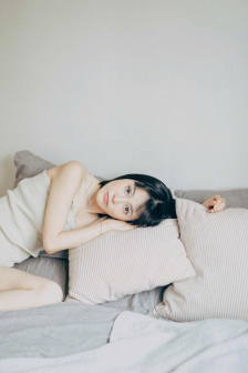女大学生沙龙室